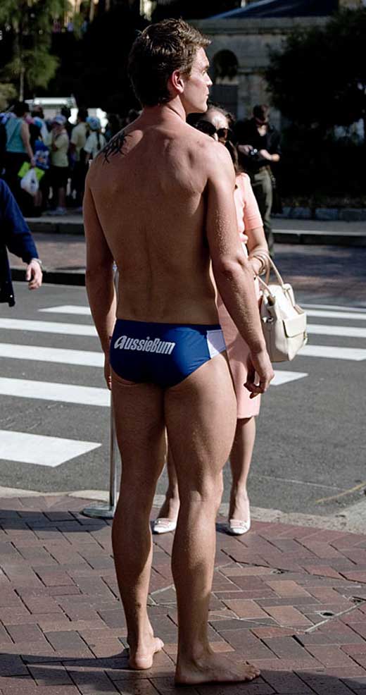 Aussiebum in street